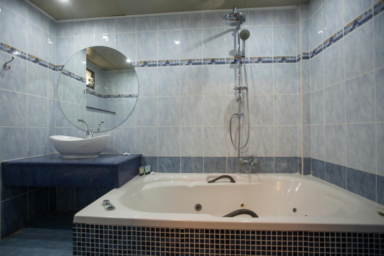 Puy Ahuzat Haosher Hotel Tiberias Exterior photo
